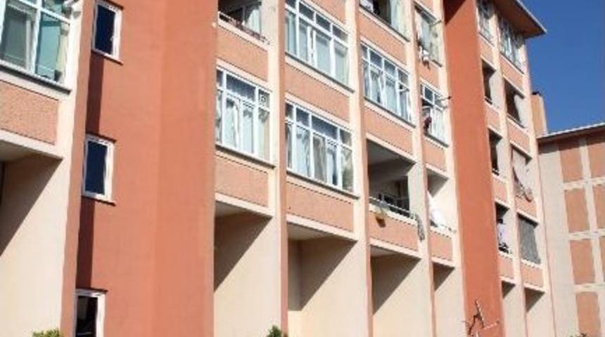 &Uuml;&ccedil;&uuml;nc&uuml; Kattan D&uuml;şen Gen&ccedil; Hayatını Kaybetti