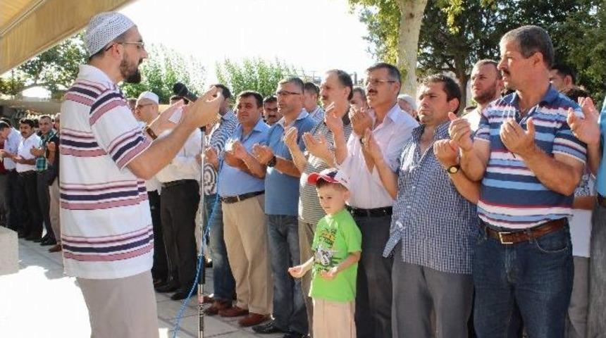 Manisa&rsquo;da Mısır&rsquo;daki Katliam Protesto Edildi