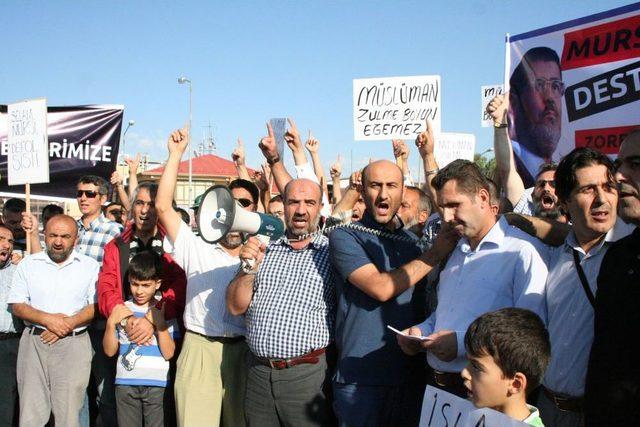 Mısır’da Ordu Katliamında Ölenler Için Gıyabi Cenaze Namazı