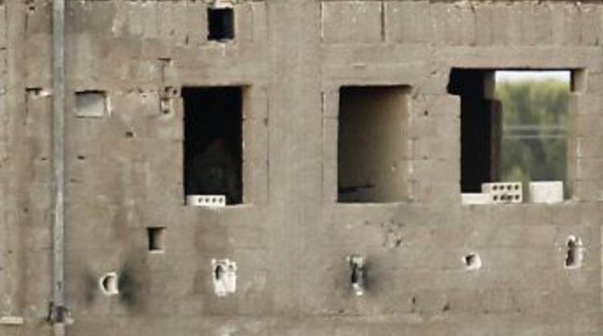 Sınırda &Ccedil;atışmalar Gece De Devam Etti