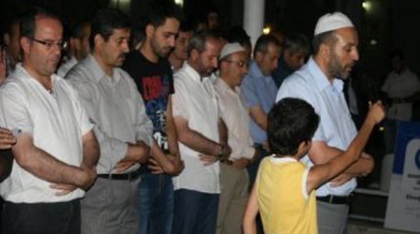 Mısır'da Hayatını Kaybedenler I&ccedil;in Elazığ'da Cenaze Namazı Kılındı