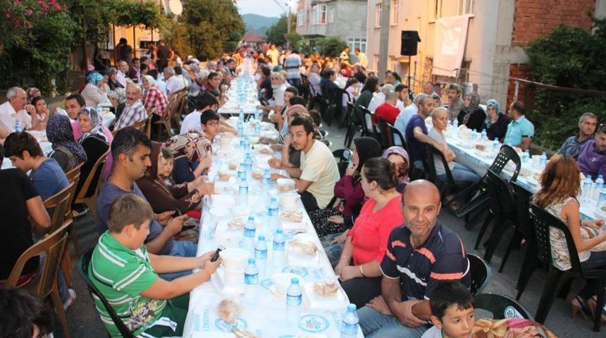 Uzunmehmet Iftarına Bin 500 Kişi Katıldı