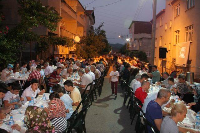 Uzunmehmet Iftarına Bin 500 Kişi Katıldı