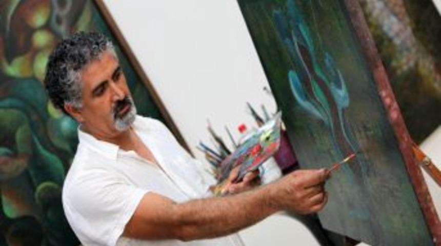 Doğu'nun Picasso'sundan D&uuml;nyada Bir Ilk: &Ccedil;ivi Ile Tuval &Uuml;zerine Resim