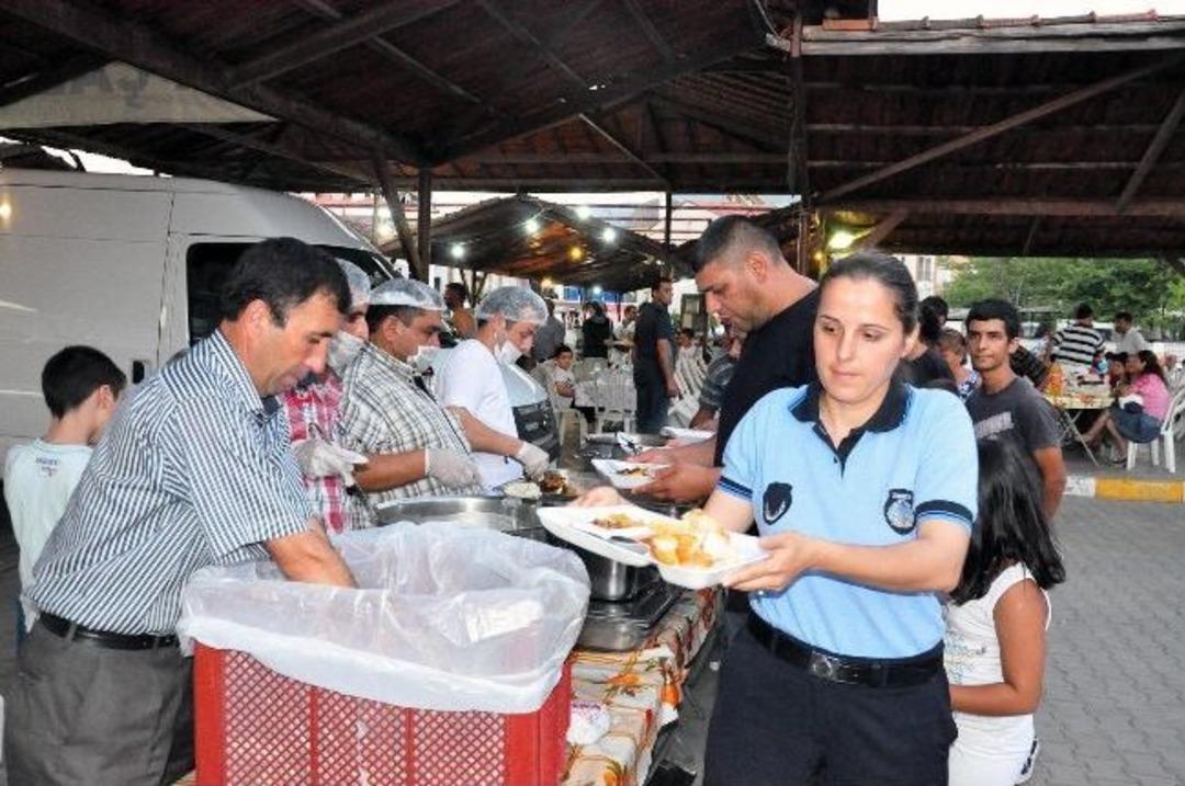 Engelliler Ve Aileleri İftarda Buluştu