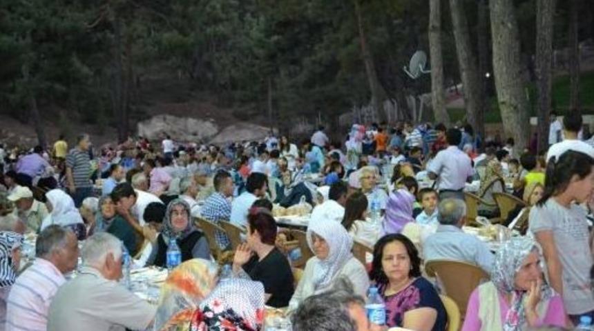 &Ccedil;amlık Mahallesi, Iftarda Buluştu