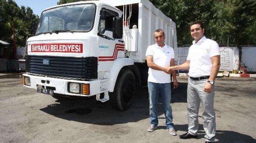 Bayraklı&rsquo;dan Elazığ&rsquo;a &Ccedil;&ouml;p Kamyonu