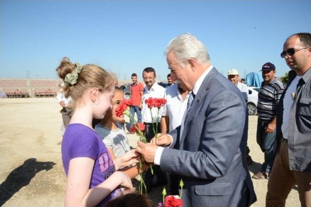 Aldırmaz: "ayrım Yapmadan Hizmet G&ouml;t&uuml;r&uuml;yoruz"