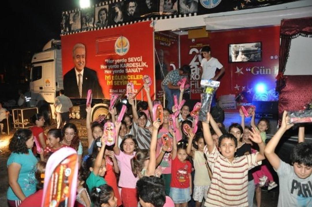 &Ccedil;ocuklar Sevindi B&uuml;y&uuml;kler Eğlendi