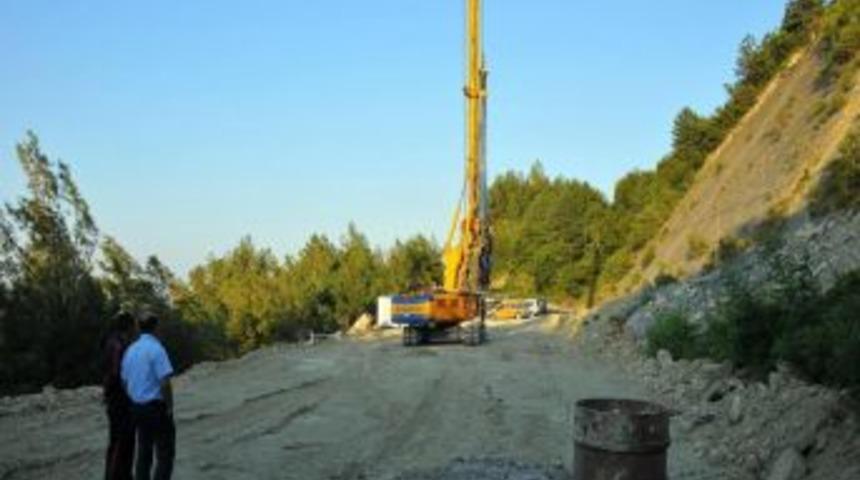 Sahil Yolu Beton Kazıklarla Korunacak