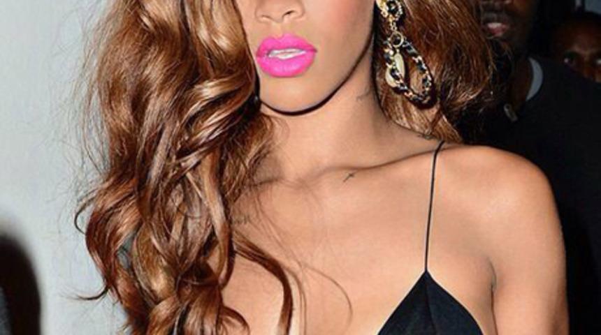 Rihanna'nın muhteşem rujları!