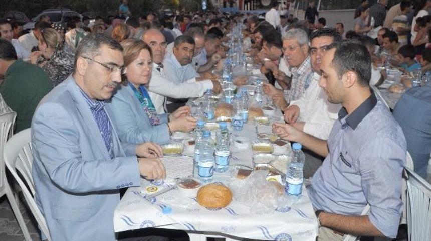 Pırlanta Erciyes, 2 Bin Kişiyle İftar Sofrasında