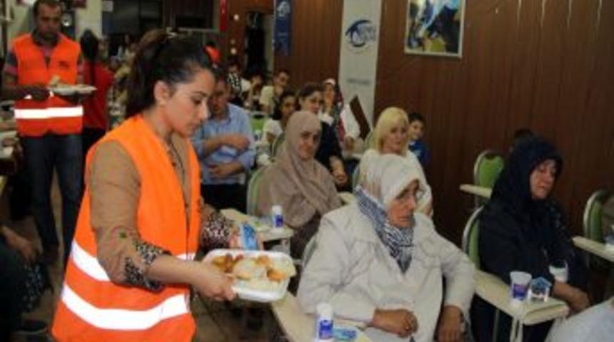 Kimse Yok Mu Derneği, Şehit Aileleri Ve Gazileri Iftarda Buluşturdu