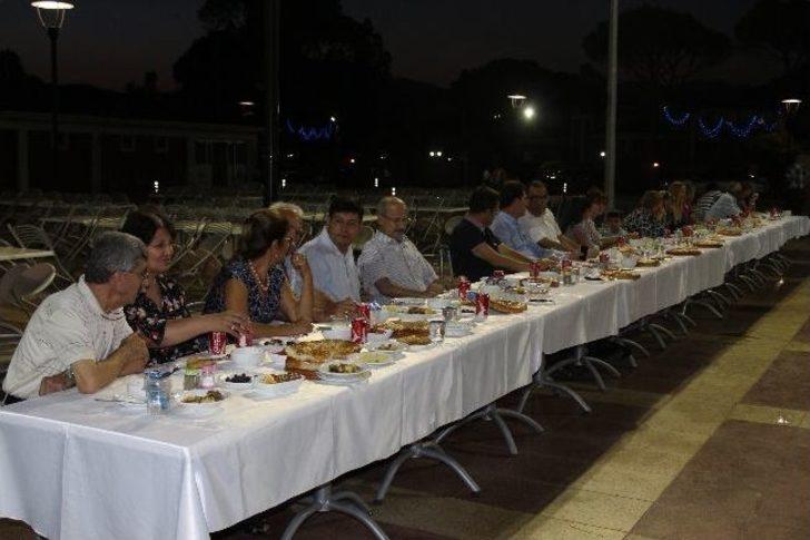 Kaymakam Okur Şehit Ve Gazi Ailelerini İftarda Buluşturdu G4