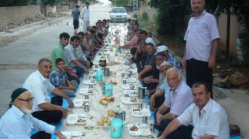 Bu Mahallede Her G&uuml;n Iftar Var