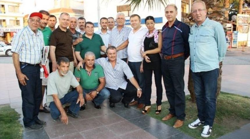 Ayvalık'ta Mhp&rsquo;nin Coşkulu İftar Yemeği