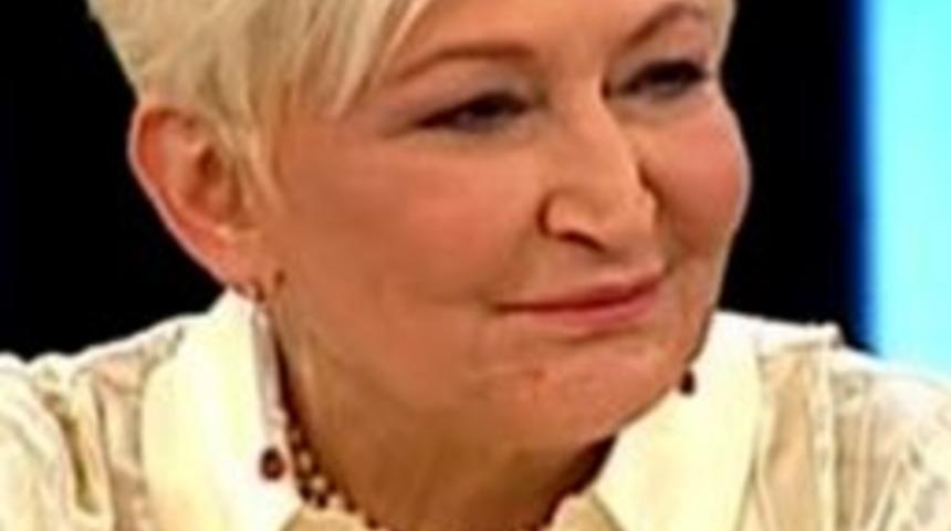 Pınar K&uuml;r&rsquo;den Usta Yazar Olmak İsteyenlere &Ccedil;ağrı