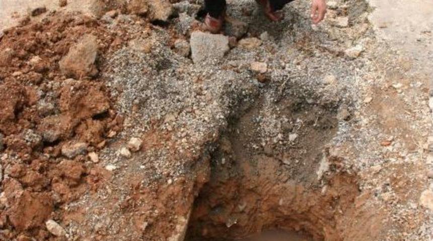 İşyerini Atık Su Basan Esnaf, 20 G&uuml;nd&uuml;r &Ccedil;are Arıyor