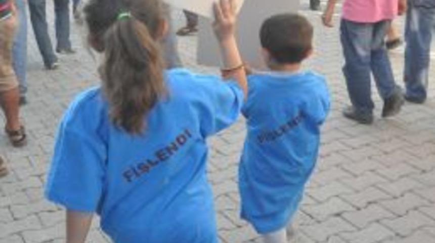 Fişlenen Il&ccedil;ede Festival Coşkusu