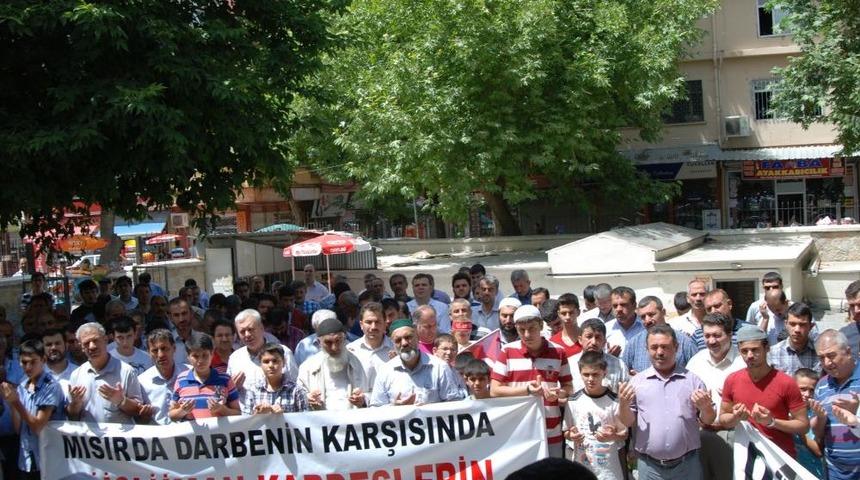 Elbistanlılar, Mısır'da Yaşanan Katliama Tepki G&ouml;sterdi