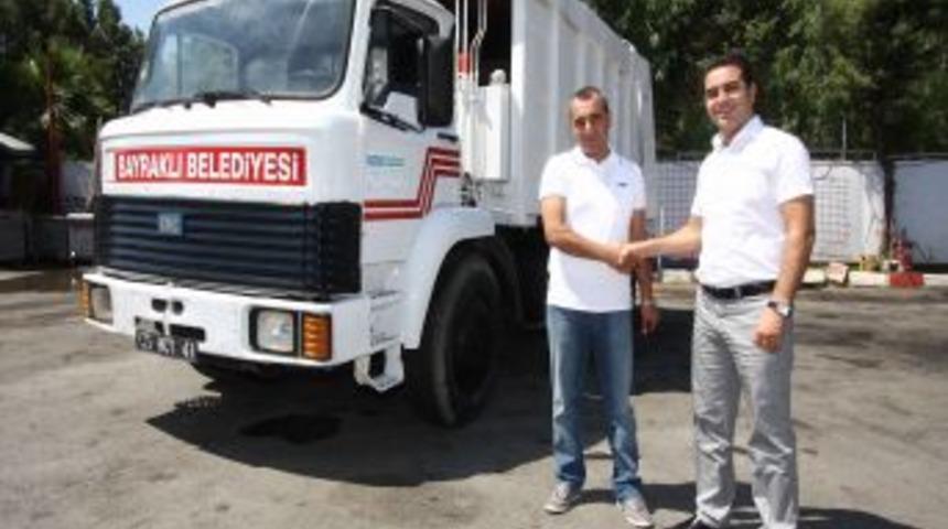 İzmir'den Elazığ&rsquo;a Hibe &Ccedil;&ouml;p Kamyonu