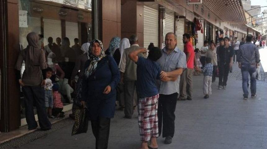 Gaziantep'te Bayram Alışverişleri Hareketli Başladı