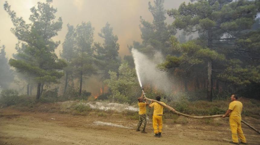 Gelibolu Yarımadası'ndaki Orman Yangını Devam Ediyor