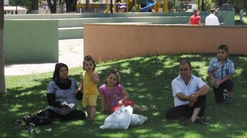 Gaziantepliler Hafta Sonunu Parklarda Ge&ccedil;irdi