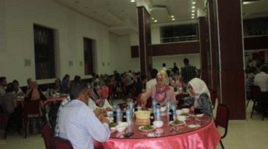 Kahta&rsquo;da Sağlık &Ccedil;alışanları İftarda Buluştu