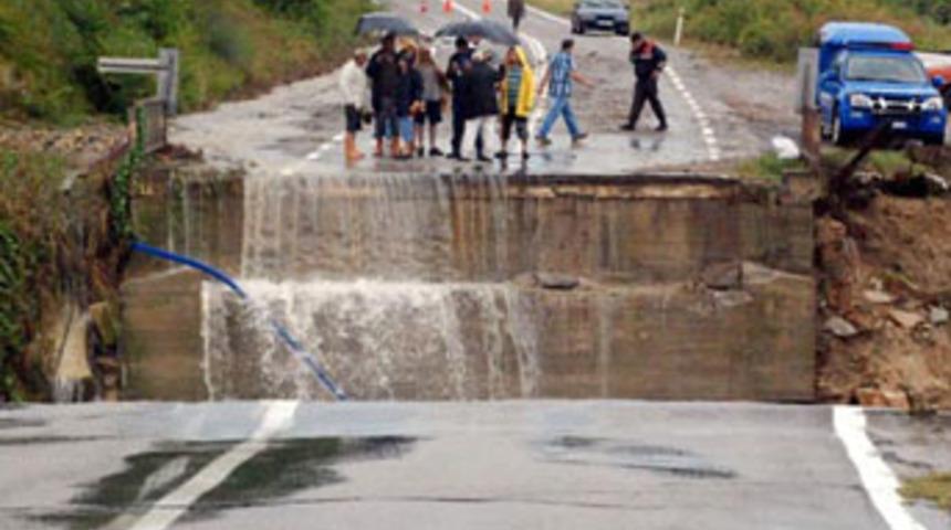 Sinop'ta şiddetli yağış hayatı olumsuz etkiledi