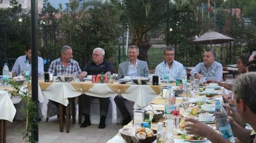 Edro&rsquo;dan İftar Yemeği