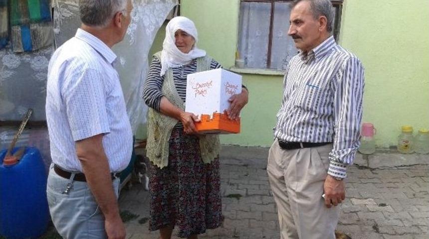 Chp, Engelli Vatandaşa Ak&uuml;l&uuml; Araba Hediye Etti