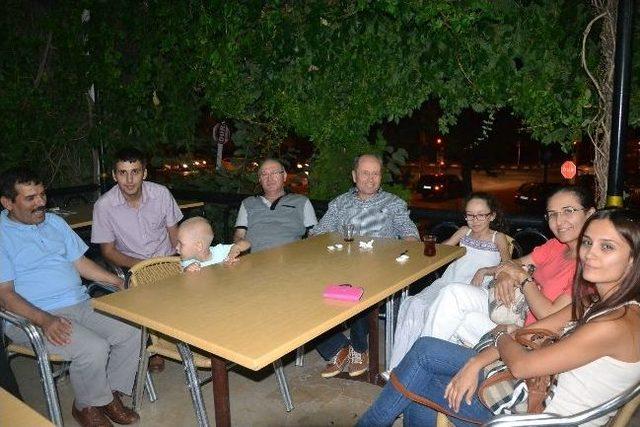 Manisa Valiliği Personeli İftar Yemeğinde Buluştu