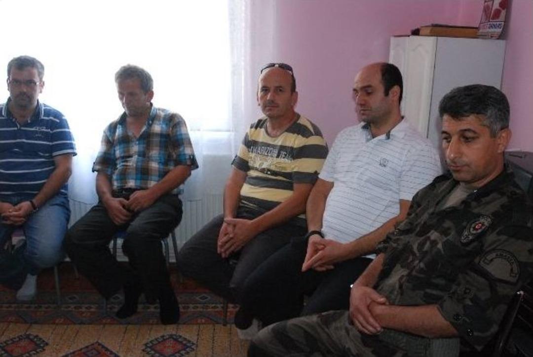 Şehit Polisin Evinde Yas