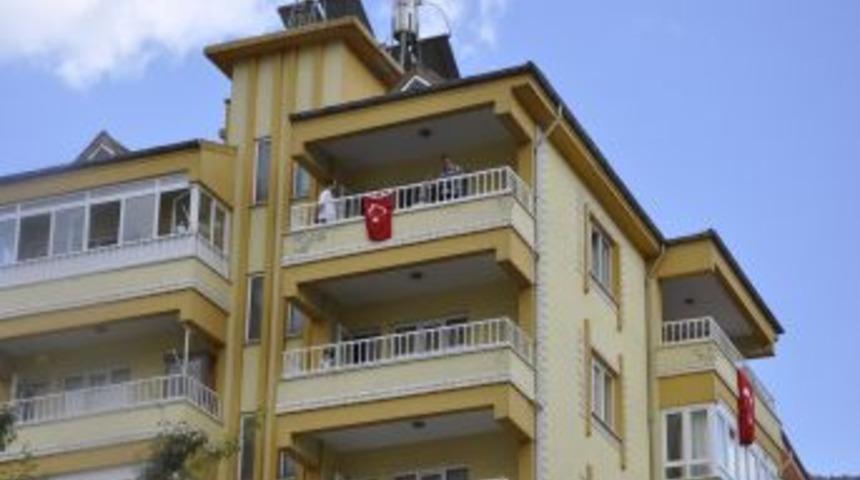 Şehit Polis Memuru Yılmaz, Somali'ye Bir Ay &Ouml;nce G&ouml;n&uuml;ll&uuml; Gitmiş