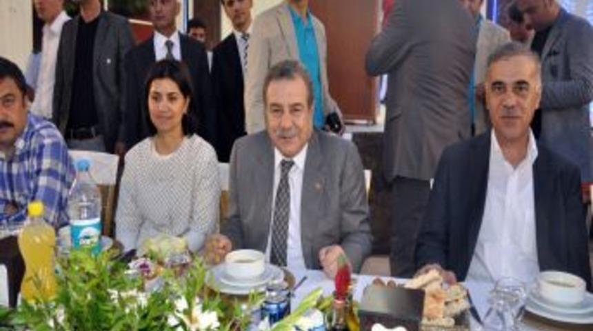 Bakan G&uuml;ler, Midyatlılarla Iftarda Bir Araya Geldi
