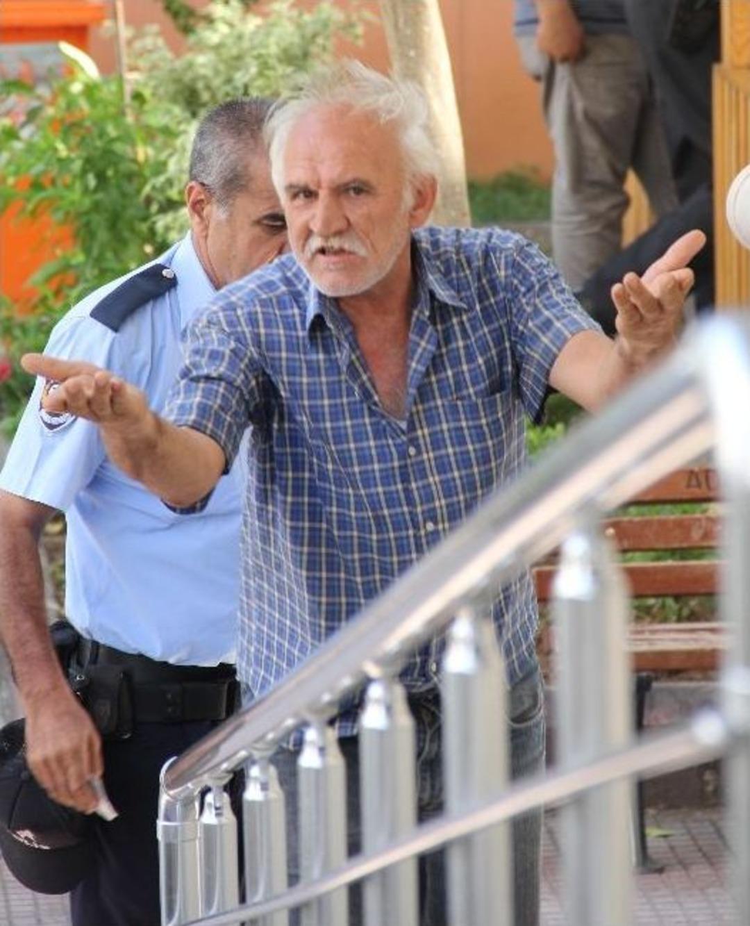 8 Yaşındaki &Ccedil;ocuğa &Uuml;vey Baba Dayağı