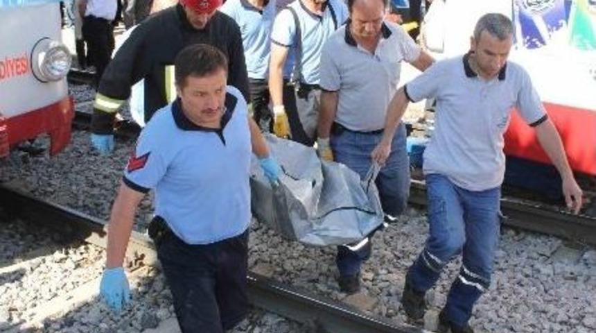 Tramvay altında kalarak hayatını kaybetti