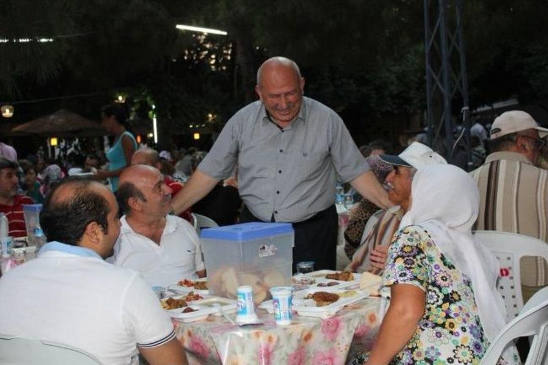 &Ccedil;andarlılılar İftarda Buluştu