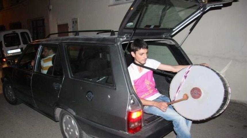 (&ouml;zel Haber) Davulcuya Bahşiş İ&ccedil;in "pos Makinen Var Mı" Sorusu