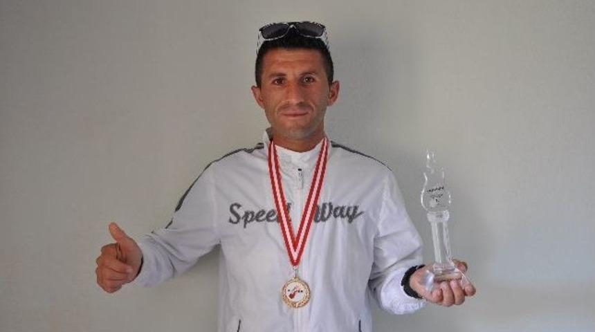 Akın Yeniceli Yeni Bir Zaferler Uşak&rsquo;a D&ouml;nd&uuml;