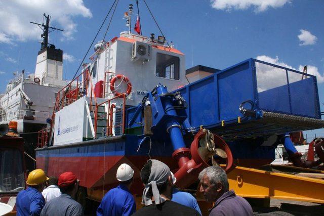 İzmir Körfezi'ni Temizleyecek Yeni Deniz Süpürgesi Geliyor