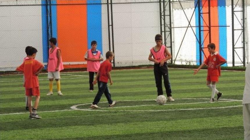 Eleşkirt&rsquo;te &Ouml;ğrenciler Arası Halı Saha Turnuvası