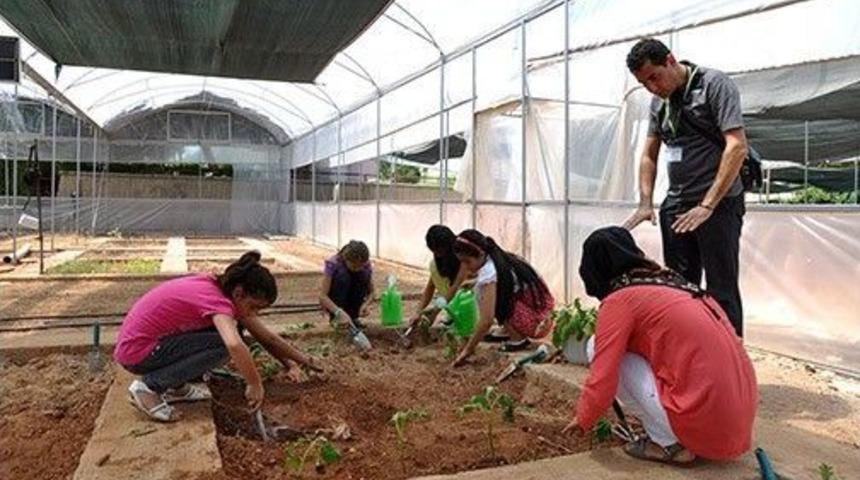 Mersin &Ccedil;ocuk &Uuml;niversitesi İlk Mezunlarını Verdi