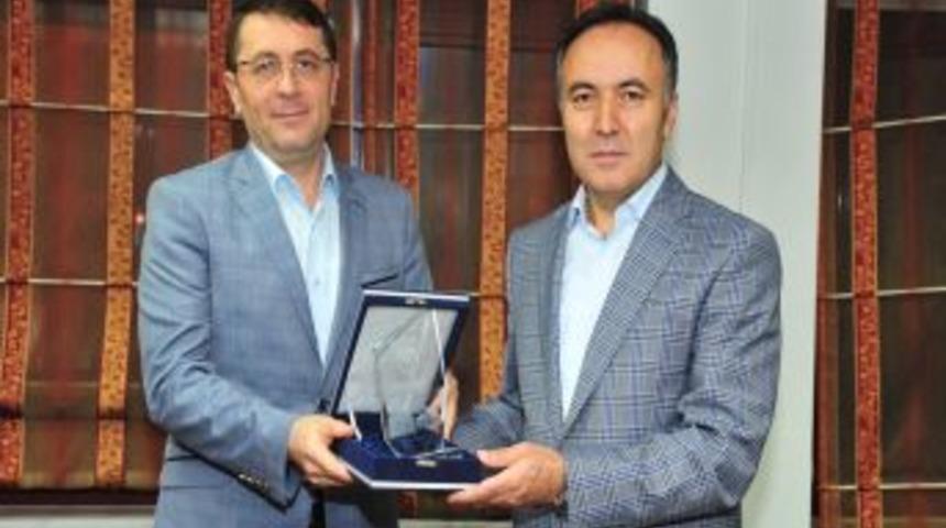 Vali Altıparmak, Tayini &Ccedil;ıkan Kaymakamlara Veda Yemeği Verdi