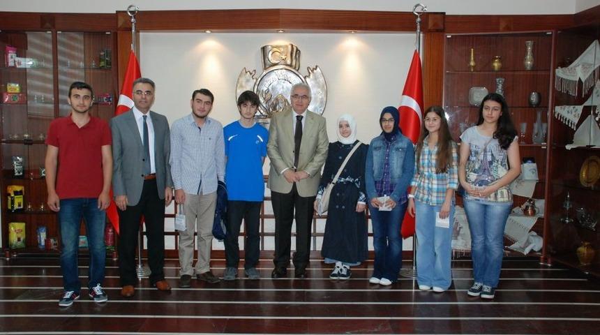 Şahikalı &Ouml;ğrenciler Vali &Ccedil;akır&rsquo;ı Ziyaret Etti