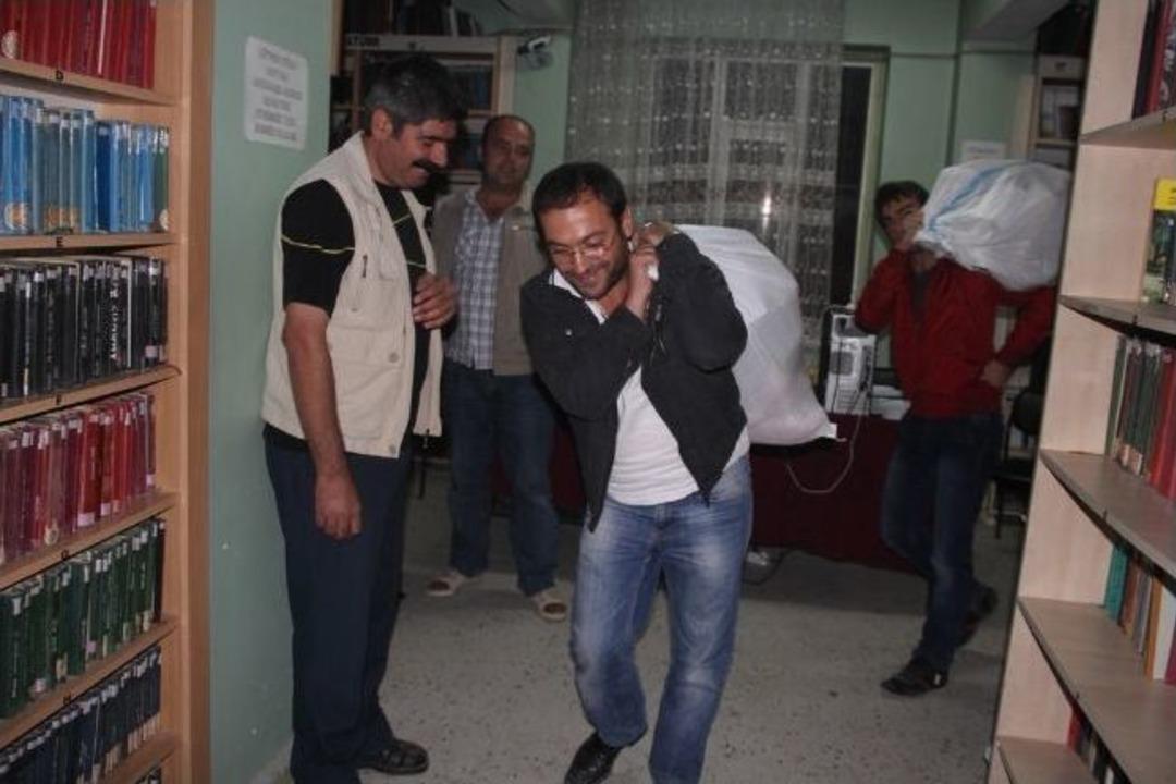 Başkale&rsquo;de 150 Aileye Gıda Yardımı