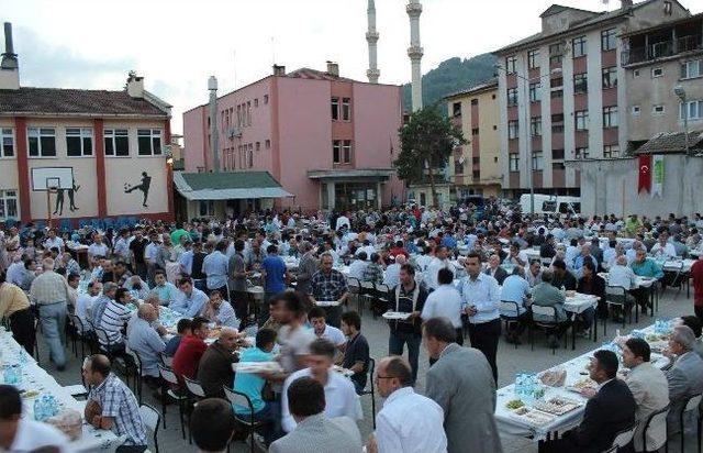 Kumluca’da Halka Açık İftar Programı Düzenlendi