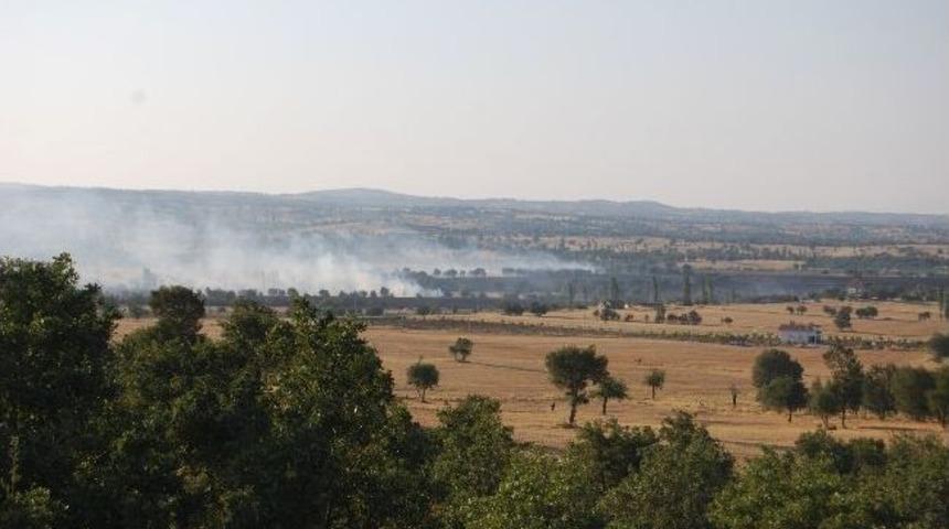 Eşme Anız Yangını Korkuttu