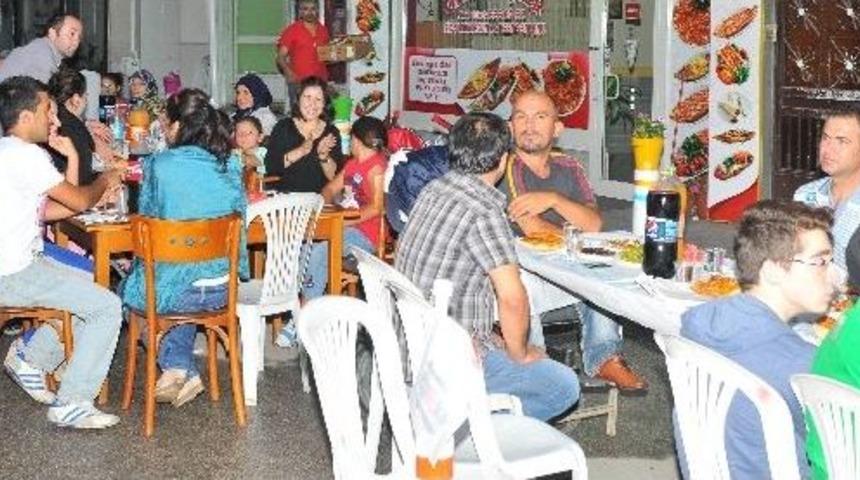 Alemdar Sokakta Birlik Beraberlik &Ouml;rneği